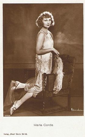 Maria Corda in den 1920er Jahren; Urheber: Alexander Binder (18881929); Quelle: filmstarpostcards.blogspot.com; Ross-Karte Nr. 1074/6: Lizenz: gemeinfrei