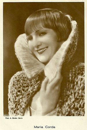 Maria Corda in den 1920er Jahren; Urheber: Alexander Binder (18881929); Quelle: filmstarpostcards.blogspot.com; Ross-Karte Nr. 1823/2: Lizenz: gemeinfrei