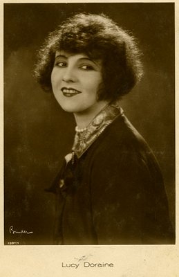 Lucy Doraine vor 1929; Urheber: Alexander Binder (1888929); 1397/1;Quelle:  virtual-history.com; Lizenz: gemeinfrei