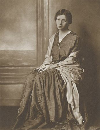 Maria Fein vor 1929; Urheberr: Alexander Binder (18881929); Quelle: Wikipedia; Photochemie-Karte Nr. 232; Lizenz: gemeinfrei