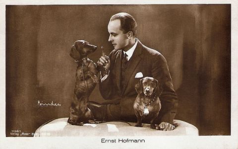 Ernst Hofmann vor 1929; Urheber: Alexander Binder (18881929); Quelle: filmstarpostcards.blogspot.de; Ross-Karte Nr. 1138/1; Lizenz: gemeinfrei