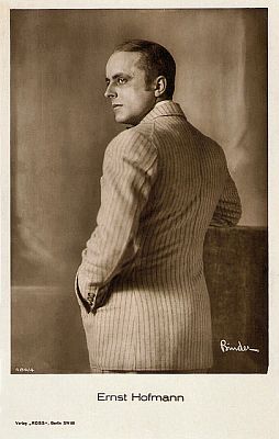 Ernst Hofmann vor 1929; Urheber: Alexander Binder (1888-1929); Quelle: filmstarpostcards.blogspot.de; Ross-Karte Nr. 484/4: Lizenz: gemeinfrei