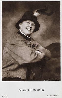 Anna Mller-Lincke vor 1929; Urheber: Alexander Binder (18881929); Quelle: filmstarpostcards.blogspot.com; Photochemie-Karte Nr. 1542; Lizenz: gemeinfrei