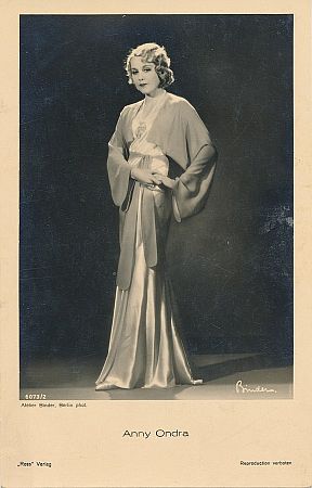 Anny Ondra vor 1929; Urheber: Alexander Binder1) (18881929); Quelle: Wikimedia Commons;  Angaben zur Lizenz (gemeinfrei) siehe hier