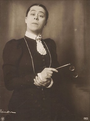 Emmy Wyda vor 1929; Urheber: Alexander Binder (18881929); Quelle: Wikipedia; NPG-Karte Nr. 663 (Ausschnitt); Lizenz: gemeinfrei