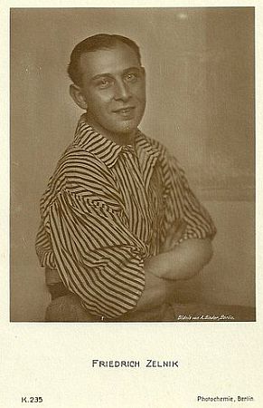 Friedrich Zelnikvor 1929; Urheber: Alexander Binder (18881929); Quelle: filmstarpostcards.blogspot.com; Photochemie-Karte Nr. 235; Lizenz: gemeinfrei