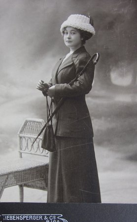 Grete Diercks 1912 in Riga; Quelle: Privates Fotoarchiv der Nachfahren von Grete Diercks,zur Verfügung gestellt von deren Enkel Peter Schati