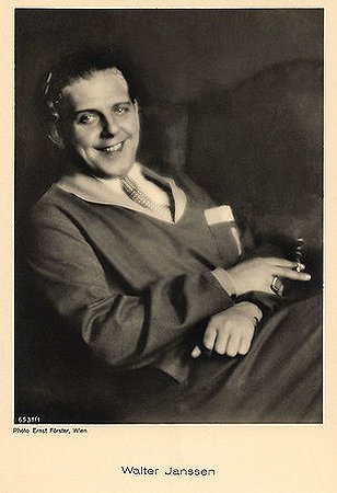 Walter Janssen um 1931/32, fotografiert von Ernst Frster (?1943), siehe Fotoatelier "Adle" (Wien); Quelle: filmstarpostcards.blogspot.com; Lizenz: gemeinfrei
