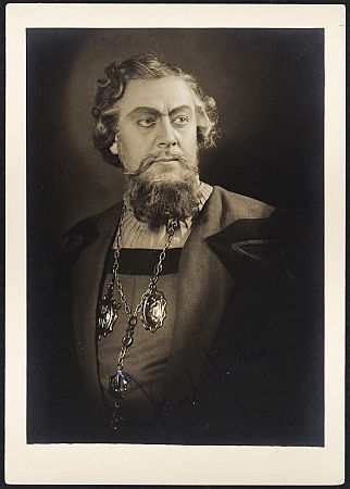 Kurt B�hme vor 1951 als Goldschmied Veit Pogner in der Oper "Die Meistersinger von N�rnberg" von Richard Wagner, an der "Staatsoper Dresden", auf einer Fotografie von Reinhard Berger; Quelle: Deutsche Fotothek, (file: df_pos-2019-a_0000310); Eigent�mer/Copyright SLUB Dresden/Deutsche Fotothek/Reinhard Berger; Quelle: www.deutschefotothek.de; Genehmigung zur Ver�ffentlichung: 30.03.2017