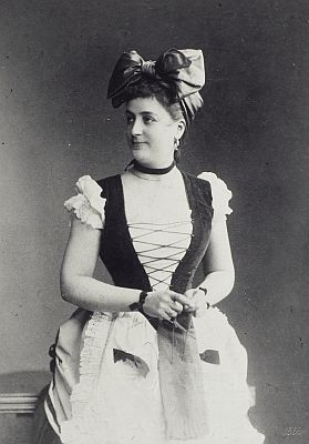 Lilli Lehmann als Baronin Freimann (1983) in "Der Wildsch�tz" von Albert Lortzing: Quelle: Deutsche Fotothek (file: df_hauptkatalog_0273738); Urheber: Julius Cornelius Schaarw�chter (1847�1904); Rechteinhaber/Copyright SLUB Dresden/Deutsche Fotothek; Genehmigung zur Ver��ffentlichung: 30.03.2017