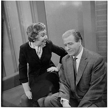 Anneliese Rothenberger 1959 mit Publikumsliebling Hans-Joachim Kulenkampff; Foto mit freundlicher Genehmigung&nbsp;der �sterreichischen Nationalbibliothek (�NB); Urheber/Autor: Scheidl; Datierung: 16.04.1959; � Scheidl / �NB, Wien, Bildarchiv (Inventarnummer FO77527)