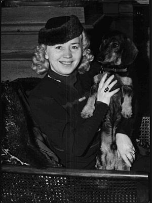 Erna Sack Anfang Dezember 1939; Foto mit freundlicher Genehmigung der �sterreichischen Nationalbibliothek (�NB); Urheber/Autor: Franz Blaha (1904�nach 1969)t; Datierung: 05.12.1939: Rechteinhaber/Copyright �NB Wien/Franz Blaha; Bildarchiv Austria (Inventarnummer OEGZ/B6/12631)