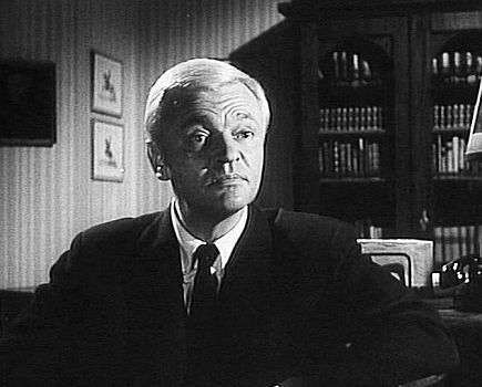 Peter van Eyck als Gefägnisarzt Dr. Knittel in "Verbrechen nach Schulschluss" (1959); Foto freundlicherweise zur Verfügung gestellt von "Pidax film"
