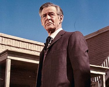 "Die f�nf Ge�chteten" ("Hour of the Gun"): Szenenfoto mit Robert Ryan als der Outlaw Ike Clanton; mit freundlicher Genehmigung von Pidax Film, welche den Western am 23. April 2026 auf DVD herausbrachte