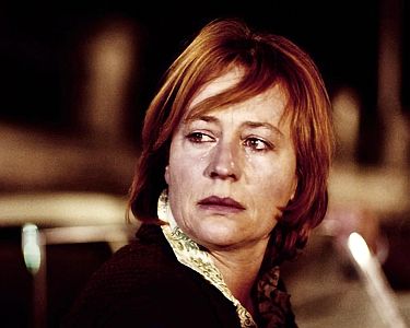 "Jedem seine Hölle -Autopsie eines Monsters": Szenenfoto mit Annie Girardot als Madeleine; mit freundlicher Genehmigung von Pidax Film, welche den Psychothriller am 04.09.2025 auf DVD herausbrachte.