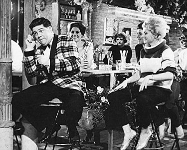 "Das Rätsel der grünen Spinne": Szenenfoto mit Bill Ramsey; mit freundlicher Genehmigung von "Pidax Film", welche den Krimi Anfang März 2017 auf DVD herausbrachte