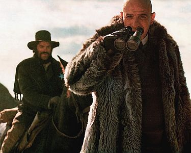 "Die rote Sonne der Rache": Szenenfoto mit Telly Savalas als Sheriff Franciscus; mit freundlicher Genehmigung von Pidax Film, welche den Italo-Western am 5.12.2024 auf DVD herausbrachte.