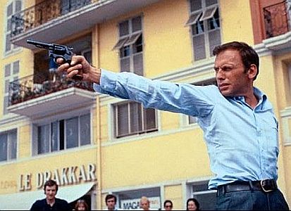 "Neun im Fadenkreuz": Szenenfoto mit Jean-Louis Trintignant als Kriminalkommissar St�phane Carella: mit freundlicher Genehmigung von Pidax Film, welche den Thriller im Oktober 2023 auf DVD herausbrachte &nbsp;