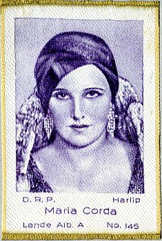 Maria Corda auf einer Abbildung der "Atlas Stoffbilder" (auf Atlasseide gedruckte Sammelbilder); Urheber: Gregory Harlip (?1945); Quelle: virtual-history.com; Liizenz: gemeinfrei