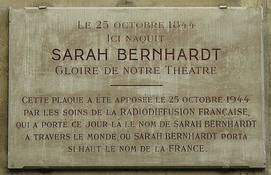 Gedenktafel fr Sarah Bernhardt; Quelle: Wikimedia Commons;; Urheber: Wikimedia-User Tangopasoe; Lizenz: gemeinfrei