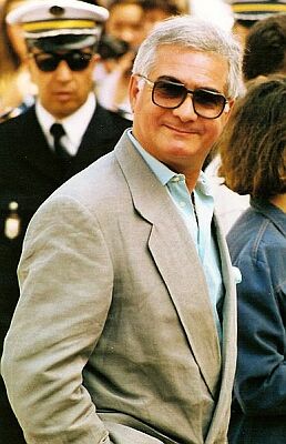 Jean-Claude Brialy 1992 bei den 45. Internationalen Filmfestspielen von Cannes; Quelle: Wikipedia bzw. Wikimedia; Urheber: Georges Biard; Lizenz CC-BY-SA 3.0.; Diese Datei ist unter der Creative Commons-Lizenz Namensnennung 3.0Unported lizenziert.