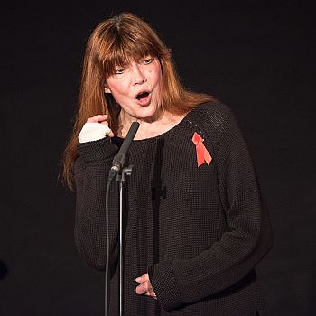 Katja Ebstein Ende November 2016 bei einem Livekonzert; Urheber: Stefan Brending; Lizenz: CC BY-SA 3.0 DE; Quelle: Wikimedia Commons