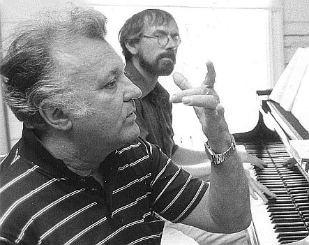 Nicolai Gedda 1987 beim "Korsholm Musikfestival" ("Musikfestspelen Korsholm"); Urheber: Nystenl; Lizenz: CC BY-SA 3.0; Quelle: Wikimedia Commons (Ausschnitt des Originalfotos)