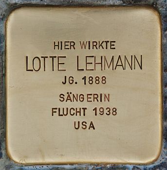 "Stolperstein" f�r Lotte Lehman; Urheber des Fotos: Christian Michelides; Quelle: Wikimedia Commons; Lizenz: CC BY-SA 4.0