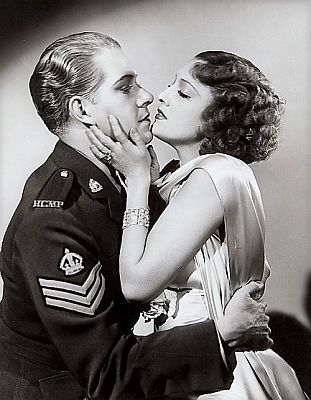 Szenenfoto mit Nelson Eddy und Jeanette MacDonald aus dem Film "Rose-Marie" (1936); Urheber: Russell Ball (18961942)/MGM; Quelle: Wikimedia Commons; Lizenz: gemeinfrei