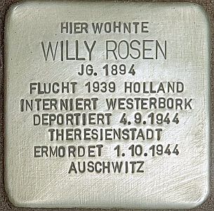 "Stolperstein" fr Willy Rosen; Urheber: Wikimedia-User OTFW (Berlin); Lizenz: CC BY-SA 3.0; Quelle: Wikimedia Commons