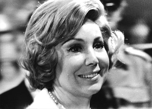 Anneliese Rothenberger 1970  zu Nesuch bei der "Internationalen Funkausstellung" in �sseldorf; Urheber: Wikimedia-User Pelz; Lizenz: CC BY-SA 3.0; Quelle: Wikimedia Commons