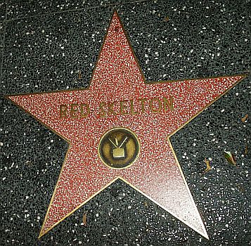  "Stern" fr Red Skelton auf dem "Hollywood Walk of Fame" fr sein Wirken beinm Fernsehen; Quelle: Wikimedia Commons; Urheberin: Pamla J. Eisenberg; Lizenz: CC BY 2.0 Deed