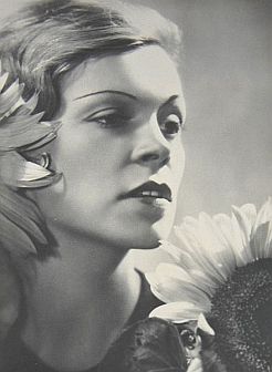 Ali Ghito fotografiert von Yva (Else Ernestine Neuländer-Simon; 1900–1942); Quelle: Wikimedia Commons; Lizenz: gemeinfrei