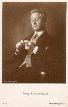 Paul Biensfeldt vor 1929; Urheber bzw. Nutzungsrechtinhaber: Alexander Binder (1888  1929); Quelle: www.cyranos.ch