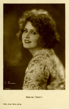 Xenia Desni vor 1929; Urheber: Alexander Binder (1888–1929); Quelle: www.cyranos.ch; Lizenz: gemeinfrei