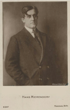 Hans Mierendorff vor 1929; Urheber: Alexander Binder (18881929); Quelle: www.cyranos.ch; Lizenz: gemeinfrei