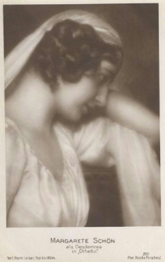 Margarete Schön auf einer Fotografie von Nicola Perscheid (18641930); Quelle: www.cyranos.ch