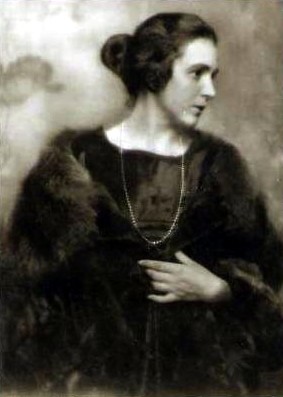 Hella Moja um 1920 auf einer Fotografie von Nicola Perscheid (1864–1930); Quelle: Wikimedia Commons; Lizenz: gemeinfrei