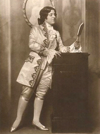 Lotte Stein als Mignon, ca. 1918 auf einer; Fotografie von Nicola Perscheid (18641930); Quelle: Wikimedia Commons; Verlag Hans Dursthoff (Berlin), Karte 1239