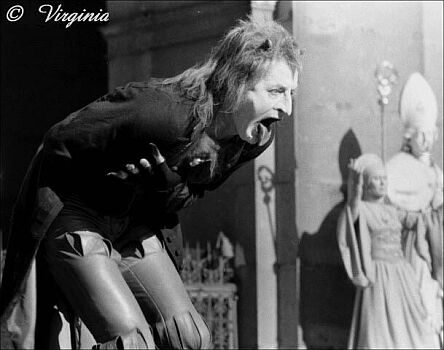 Helmut Lohner als "Teufel" in "Jedermann" Salzburger Festspiele 1985; Copyright VirginiaShue
